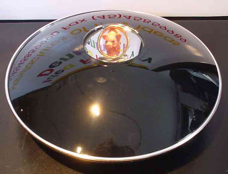 magisk parabol spejl , som fremtryller dit produkt i en illusion ved hjælp af synsbedrag